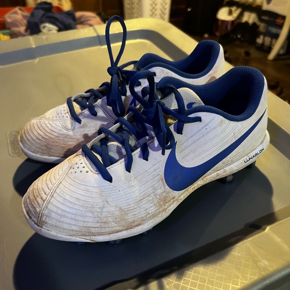Women’s softball cleats